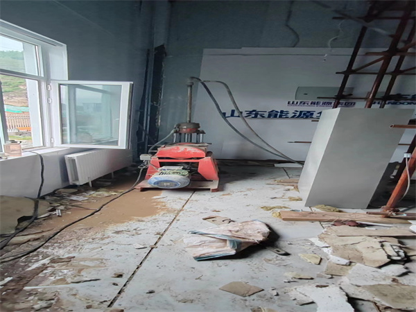 昌洒镇地基基础下沉墙体裂缝加固注浆顶升施工